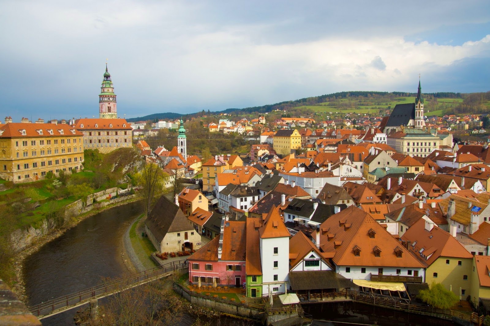 ial-view-of-cesky-krumlov-czech-republic-1600x1066.jpg