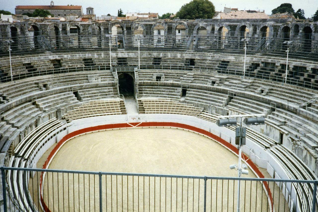 96_LAmphitheatreRomain_ArlesFrance_BullRing.jpg