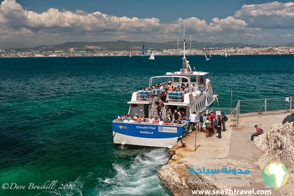 ferry-chateau-dif-marseilles-france.jpg