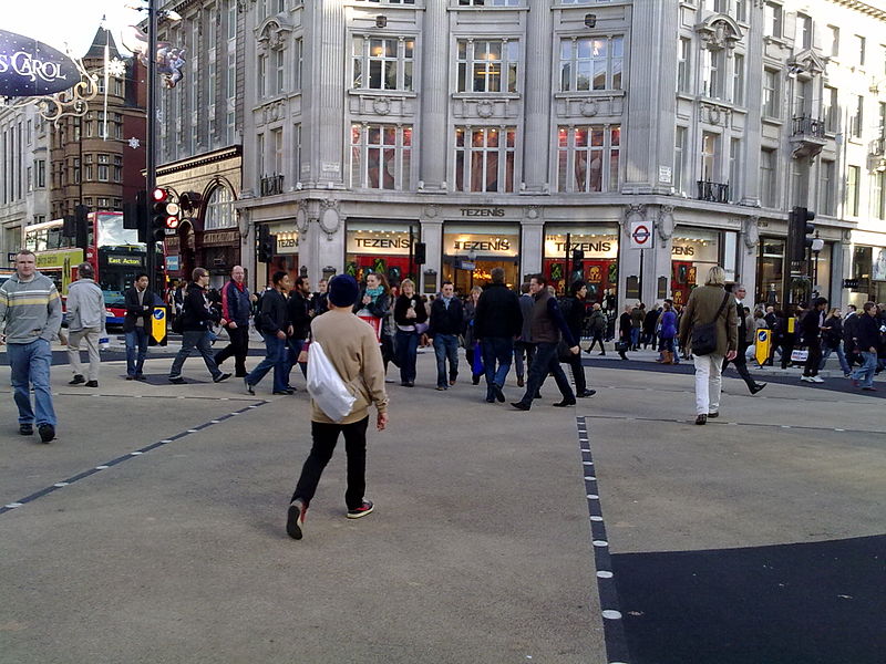 800px-Oxford_Circus%2C_November_2009.jpg