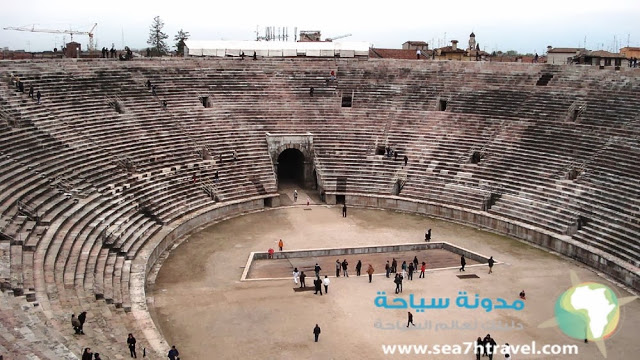 Verona-Piazza-delle-Erbe.jpg