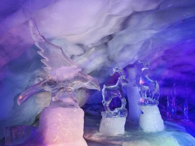 Ice-Buddha-in-the-glacier-palace-at-the-Klein-Matterhorn.jpg