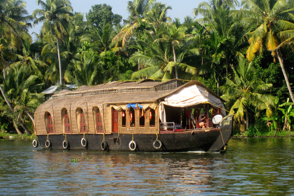 Kerala-Houseboat-.jpg