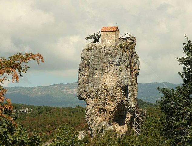 Katskhi-Pillar.jpg