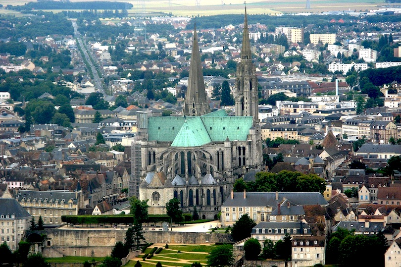 chartres_cathedral.jpg