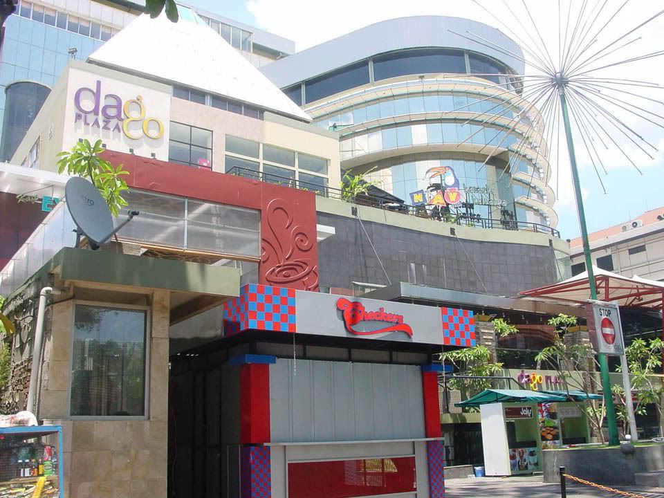 dago-Plaza2.jpg