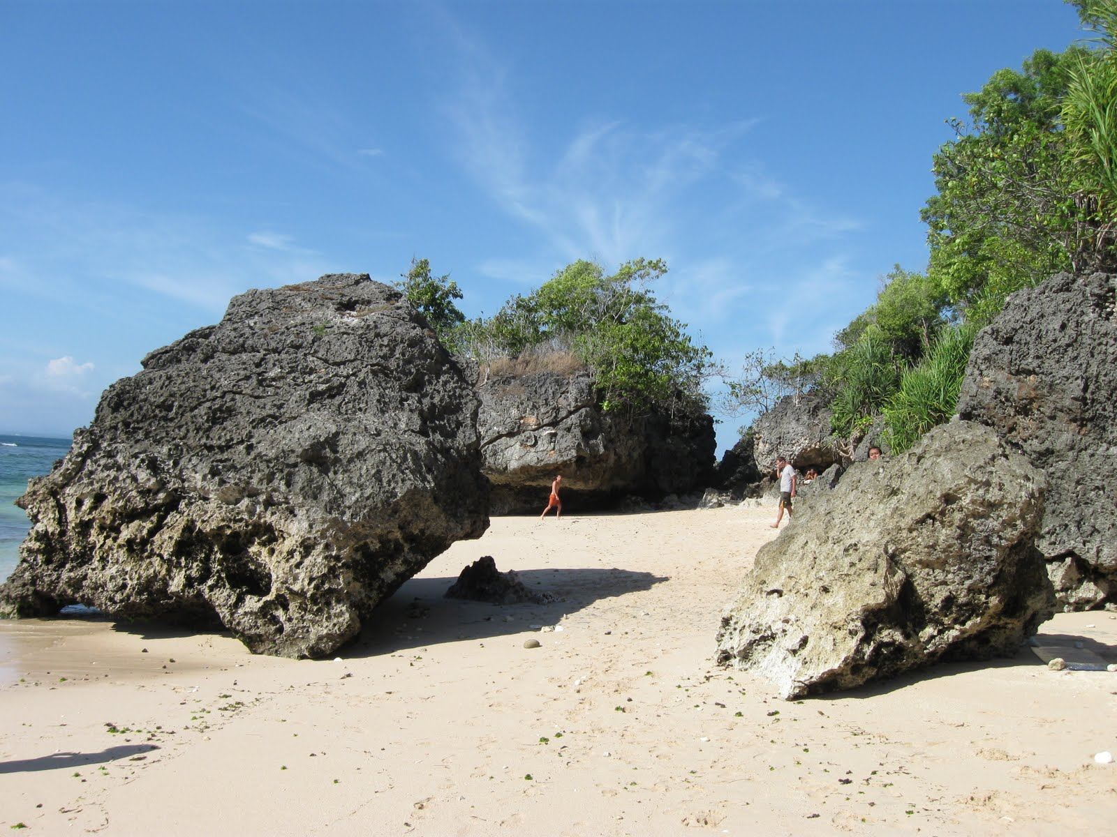 Suluban-Beach-Bali-Indonesia.jpg