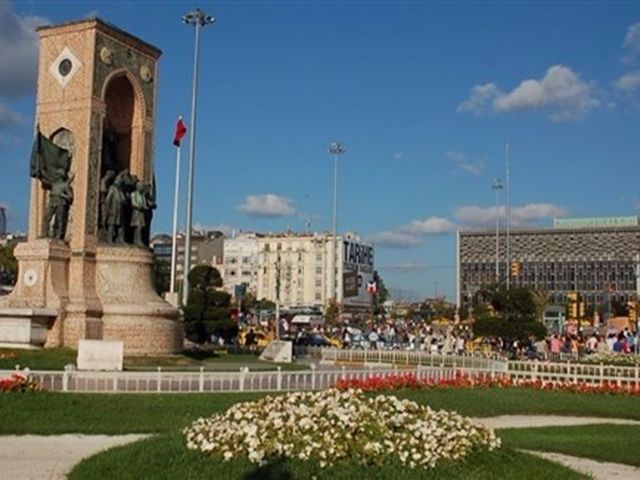taksim-istanbul-1.jpg