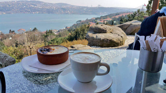 Istanbul-Bosphorus-Cafes-2.jpg