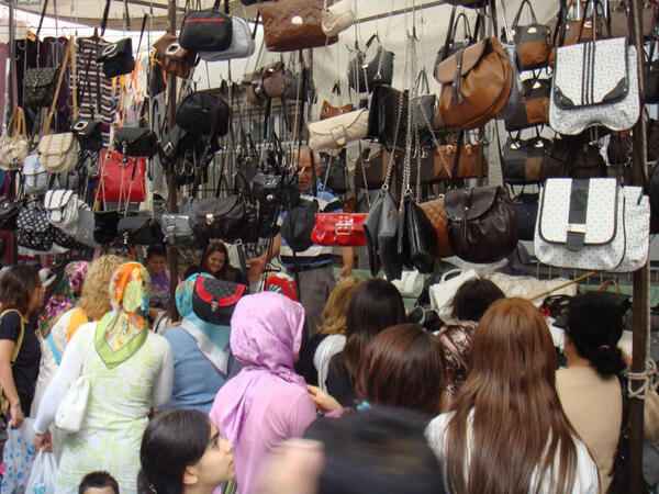 Istanbul-Clothing-Markets-5.jpg