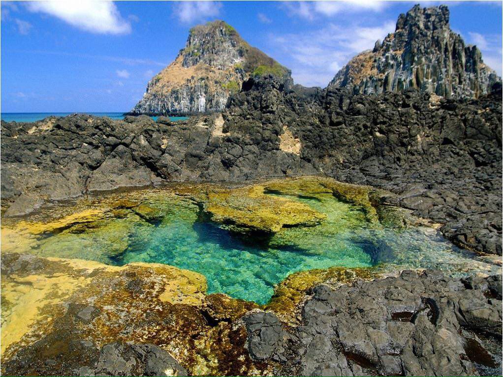 Fernando-de-Noronha-is-an-archipelago-of-21-islands-and-islets-in-the-Atlantic-Ocean.jpg