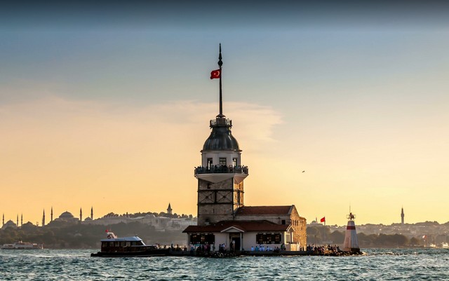 The-tower-of-the-girl-Istanbul.jpg