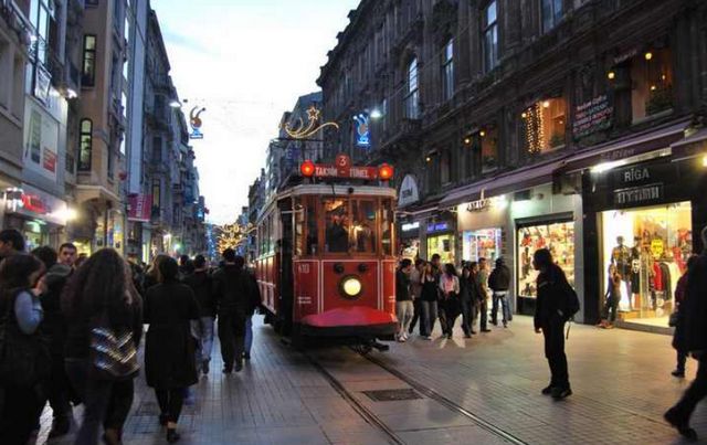 Osmanbey-market-in-Istanbul-6.jpg