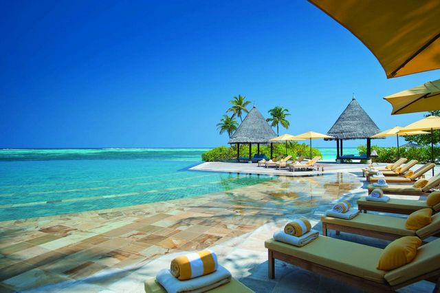 -four-seasons-resort-Maldives-at-kuda-huraa-hotel3.jpg