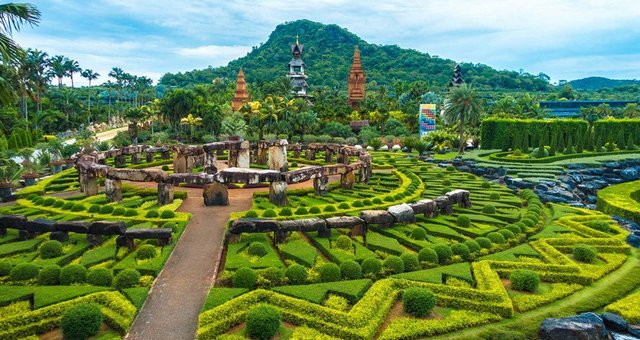 Nongnooch-Tropical-Botanical-Garden-Main-Entrance.jpg