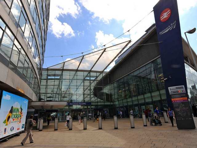 Manchester-piccadilly-station-1.jpg