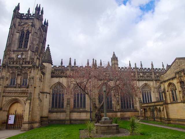 Manchester-Cathedral.jpg