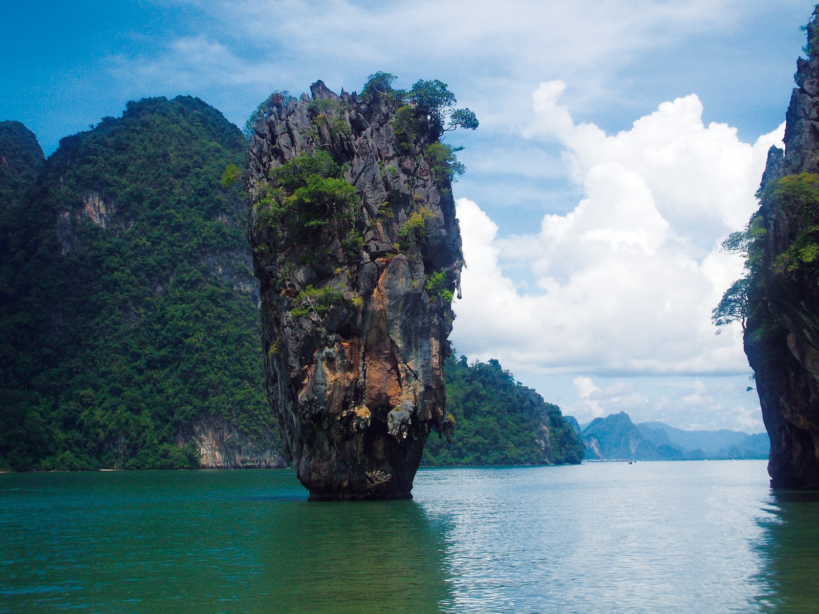 james-bond-island-02-jpg.jpg