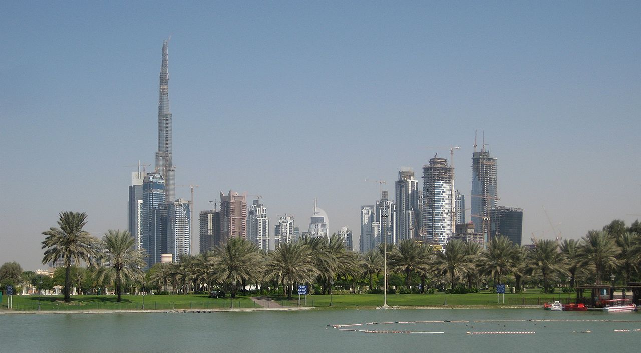 1280px-Downtown_Burj_Dubai_and_Business_Bay_seen_from_Safa_Park.jpg