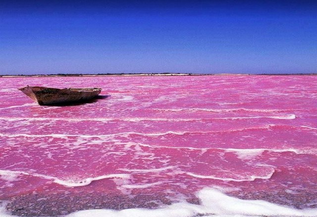 The-Rose-Lake-in-Senegal1.jpg