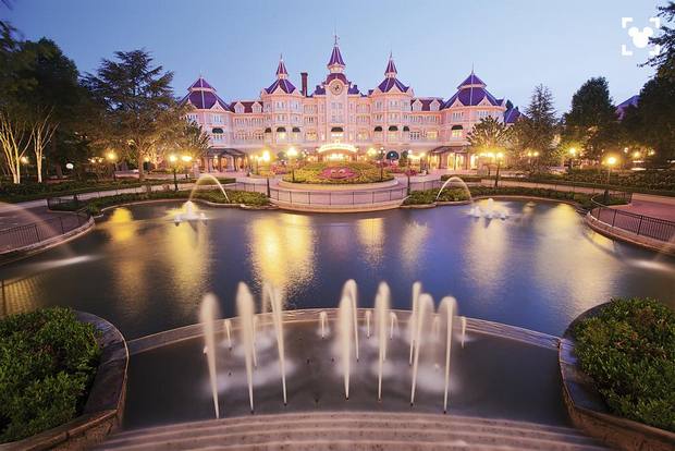 Disneyland-Hotel-1.jpg