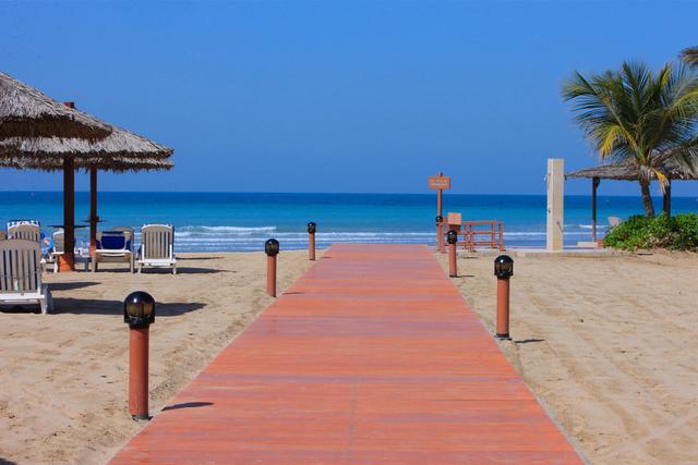 al-hamra-beach.jpg