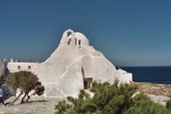 250px-Mykonos_Panagias_Paraportiani.jpg