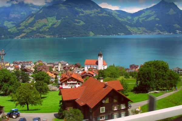 Swiss-countryside-interlaken.jpg