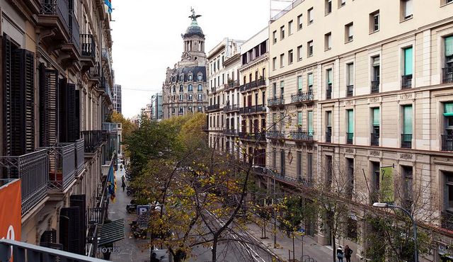 The-most-famous-street-in-Barcelona-2.jpg