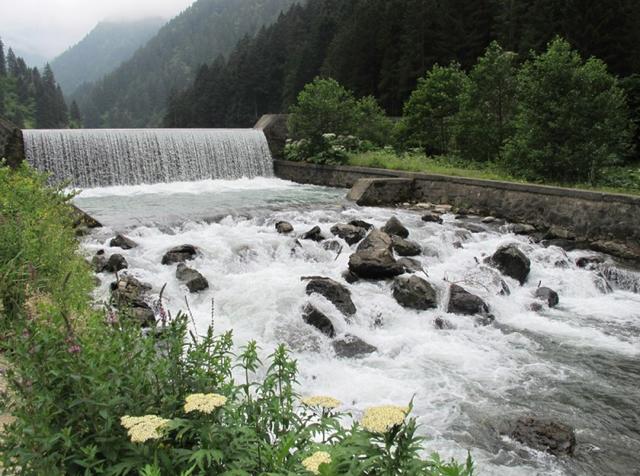 Uzun-Gul-Waterfalls.jpg