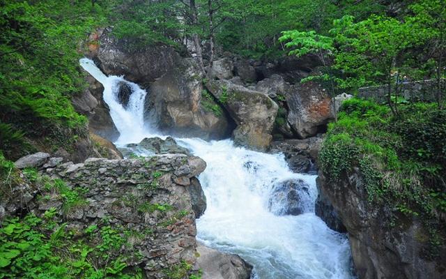 Sumela-waterfalls.jpg