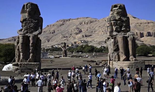 Statue-of-Memnon-7.jpg