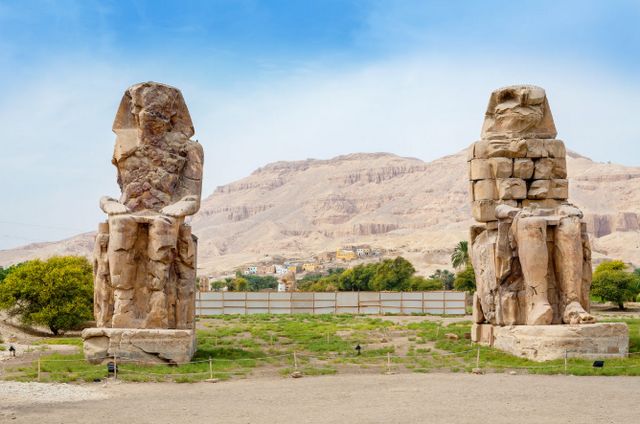 Statue-of-Memnon-11.jpg