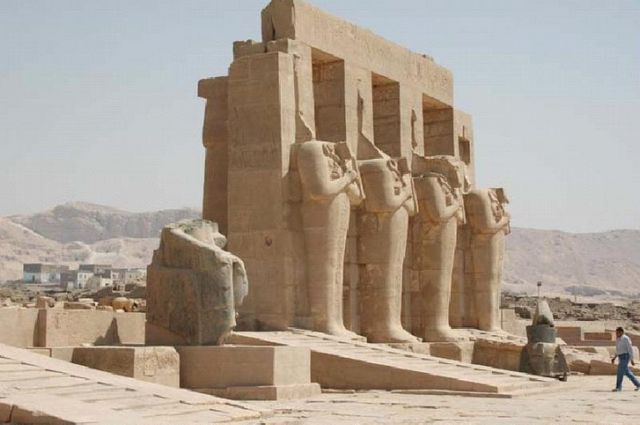 Luxor-Valley-of-the-Kings.jpg