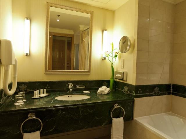 Marriott-Al-Madinah-Hotel-3.jpg