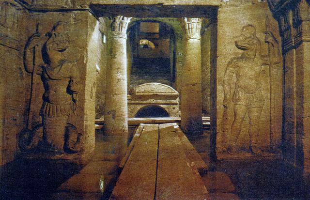 KOM_EL_SHOQAFA_CATACOMBS.jpg