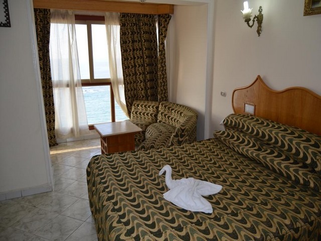 RegencyHotel-Room1.jpg