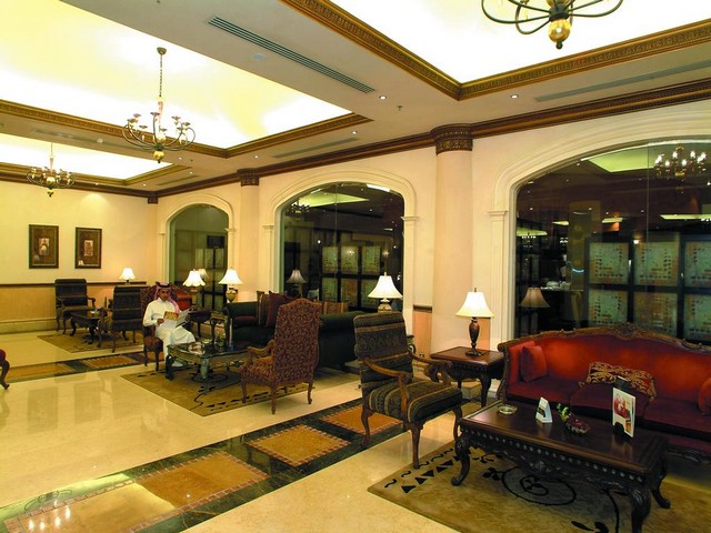 M%C3%B6venpickHotelJeddah-Cafe.jpg