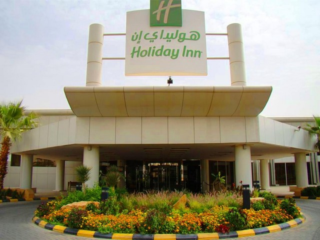 HolidayInnSeries-Izdihar.jpg