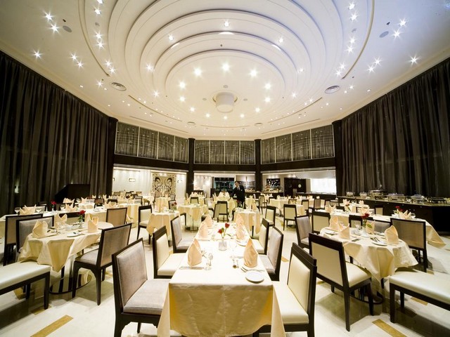 HolidayInnRiyadhIzdihar-Restaurant.jpg