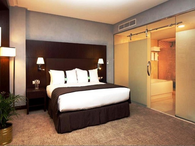 HolidayInnRiyadhMeydan-Room2.jpg