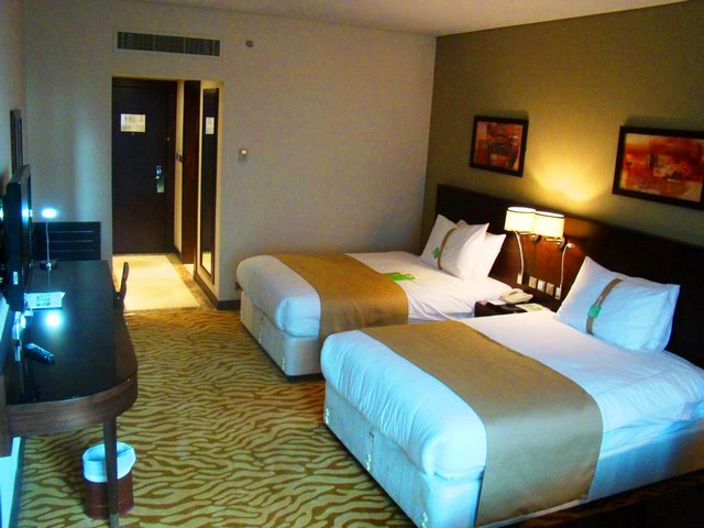 HolidayInnRiyadhOlaya-Rooms1.jpg