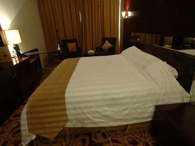 AlMutlaqHotel-Room1.jpg