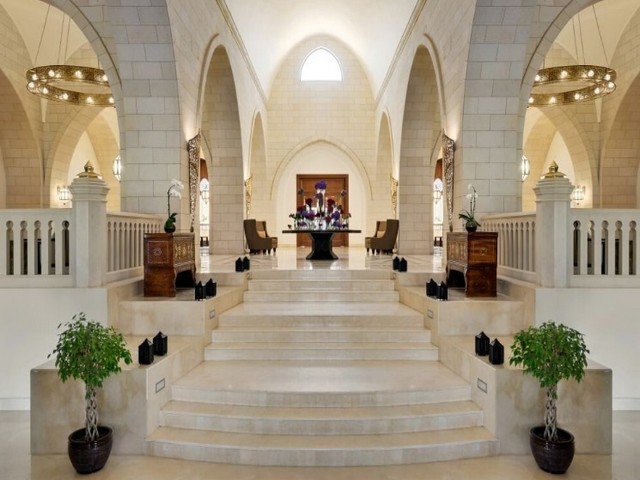 AlFaisaliahResort-Lobby.jpg