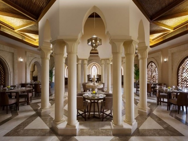 AlFaisaliahResort-Restaurant.jpg