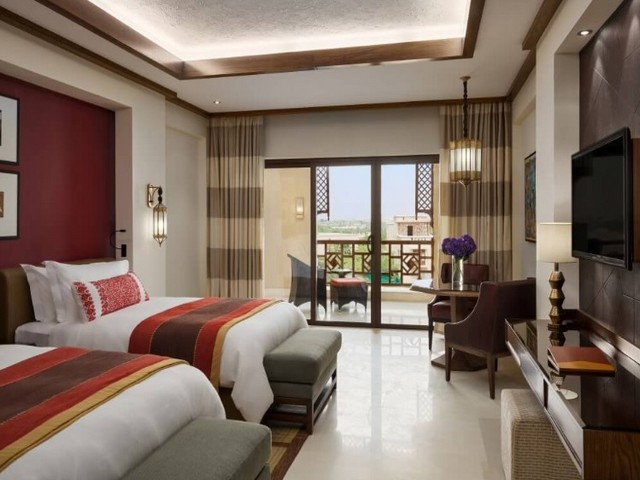 AlFaisaliahResort-Room1.jpg