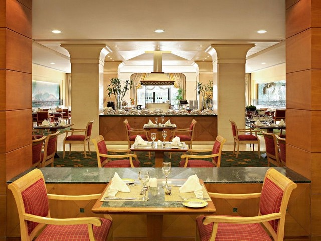 SheratonRiyadhHotelTowers-Restaurant.jpg