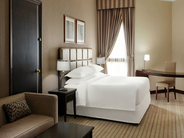 SheratonRiyadhHotelTowers-Room.jpg