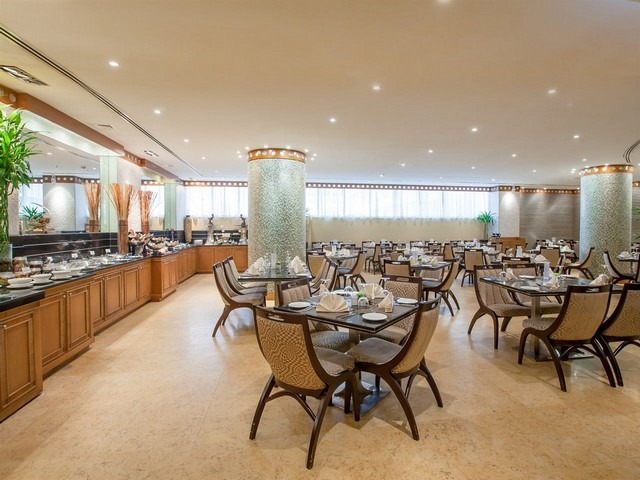 FloraGrandHotel-Restaurant.jpg