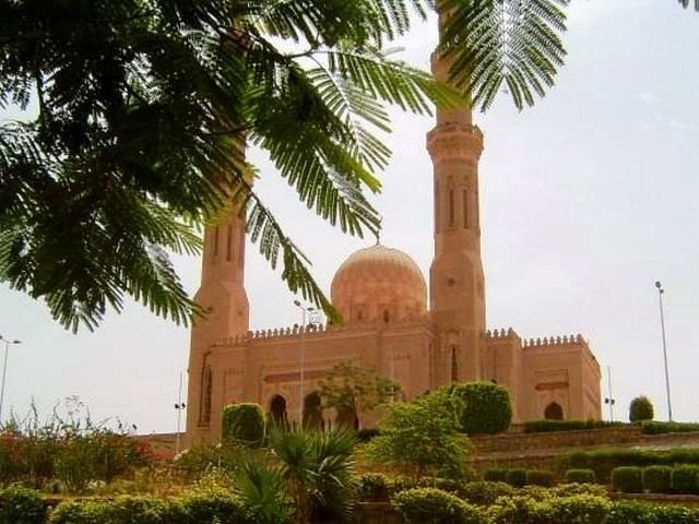 El-Tabia-Mosque-Gardens.jpg